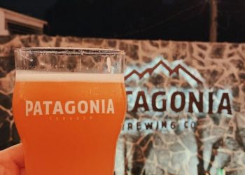 Primeiro bar da Patagonia desembarca em Curitiba