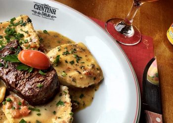  6 lugares para comer em casal por até R$100