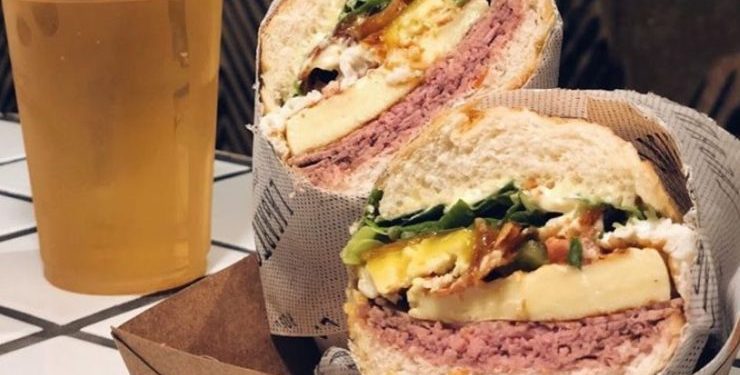 Simplificando: 5 lugares para comer com as mãos