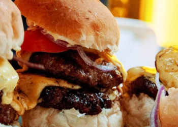 Dia do Hambúrguer! 10 burgers pra você pedir por delivery