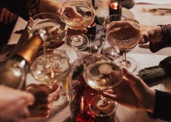 LUGARES PARA JANTAR NA NOITE CURITIBANA