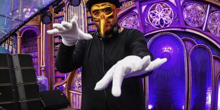 Claptone é atração principal em festa do +55 bar na Pedreira Paulo Leminski
