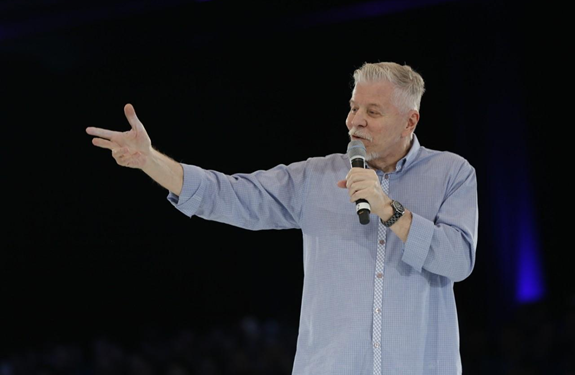 Shopping Mueller completa 40 anos e recebe Miguel Falabella