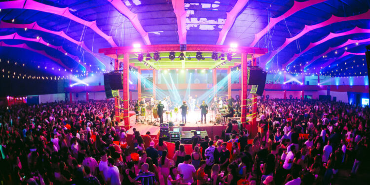 +55 bar recebe a festa “Deu Samba” com a clássica feijoada da casa em uma tarde de sábado extraordinária