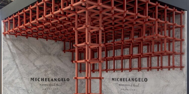 Paisagista transforma Mármore Branco Michelangelo em oásis de tranquilidade para a Expo Revestir 2024
