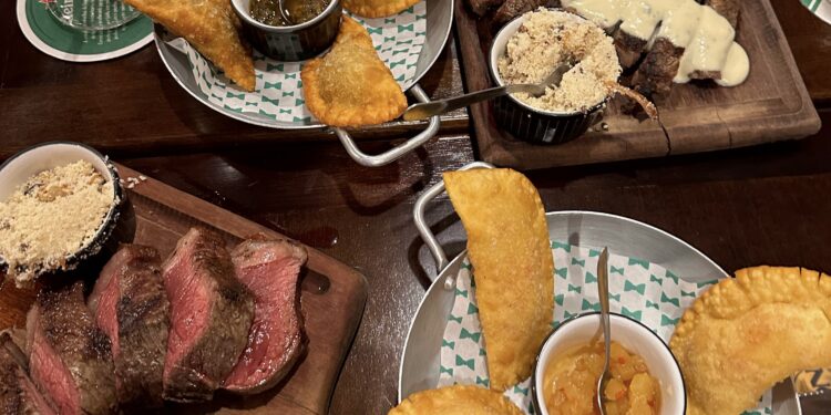 7 lugares para curtir a noite em Curitiba