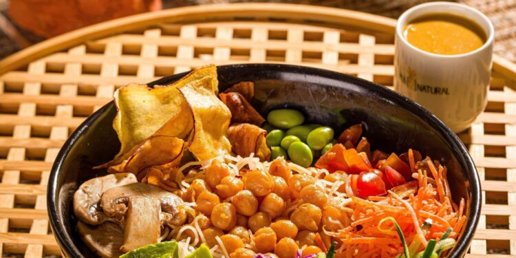 Sabores do verão: restaurante de comida saudável apresenta novo menu sazonal