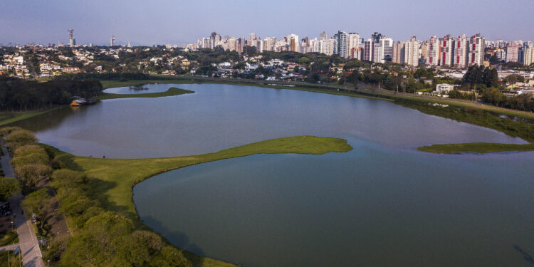 Parque Barigui: a praia dos curitibanos