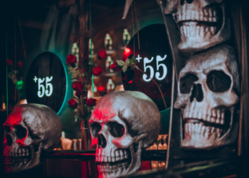 Halloween do +55 volta em 2025 com o tema “FAIRYTALES” e show de HITMAKER