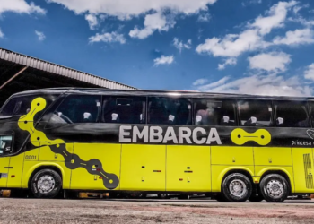 Viajar de ônibus nunca foi tão fácil: conheça o Embarca.ai e aproveite as férias com desconto