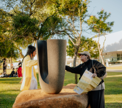 MON inaugura nova obra do avaf e lança uma “caça às artes” nos jardins do museu