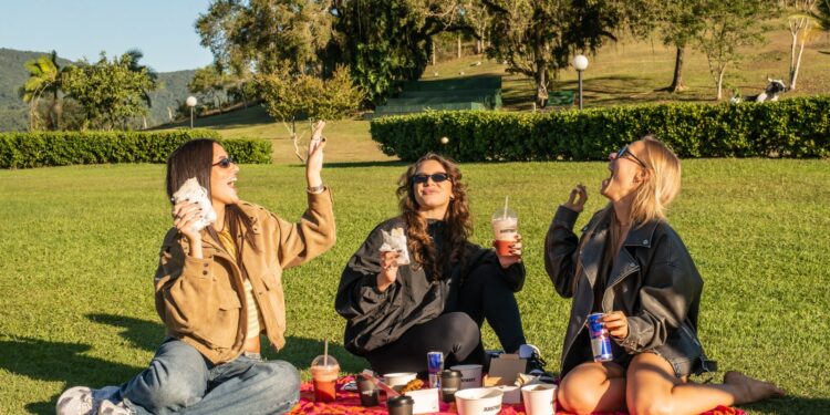 Juistreet lança cardápio de inverno com wraps quentes, bebidas funcionais e sobremesas cheias de proteína