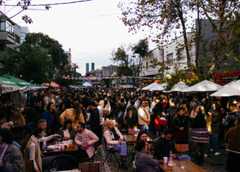 Rua da França transforma a Alameda Prudente de Moraes em um pedacinho da França em Curitiba