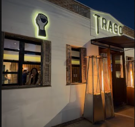 Trago Bar une cozinha de brasa, drinks autorais e uma experiência intimista em Curitiba