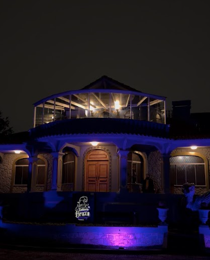 Caldeirão Bruxo: restaurante temático em Curitiba transforma jantar em uma experiência mágica